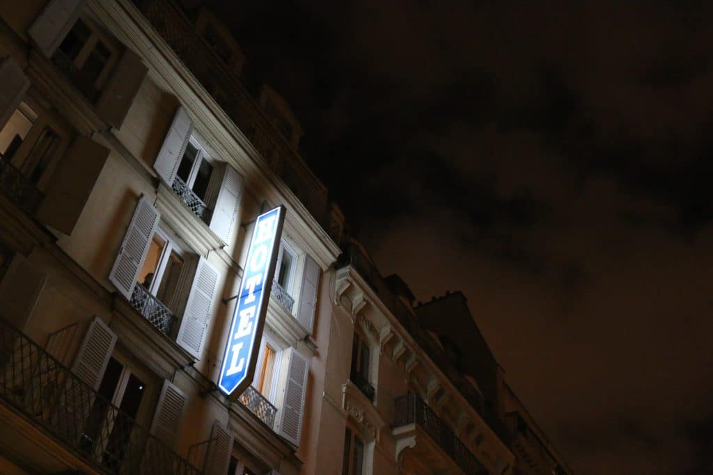 Précarité, Logement d'urgence, Hôtel